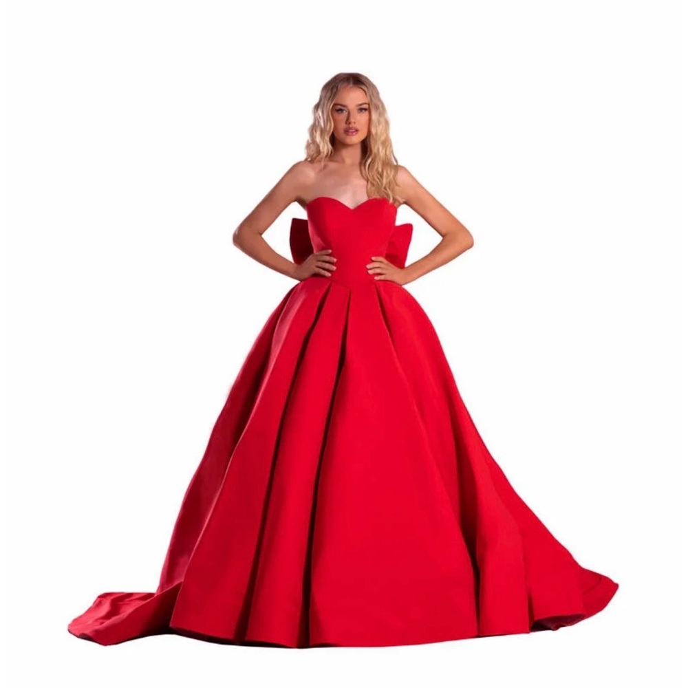 Not selling, looking for portia and scarlet 21003